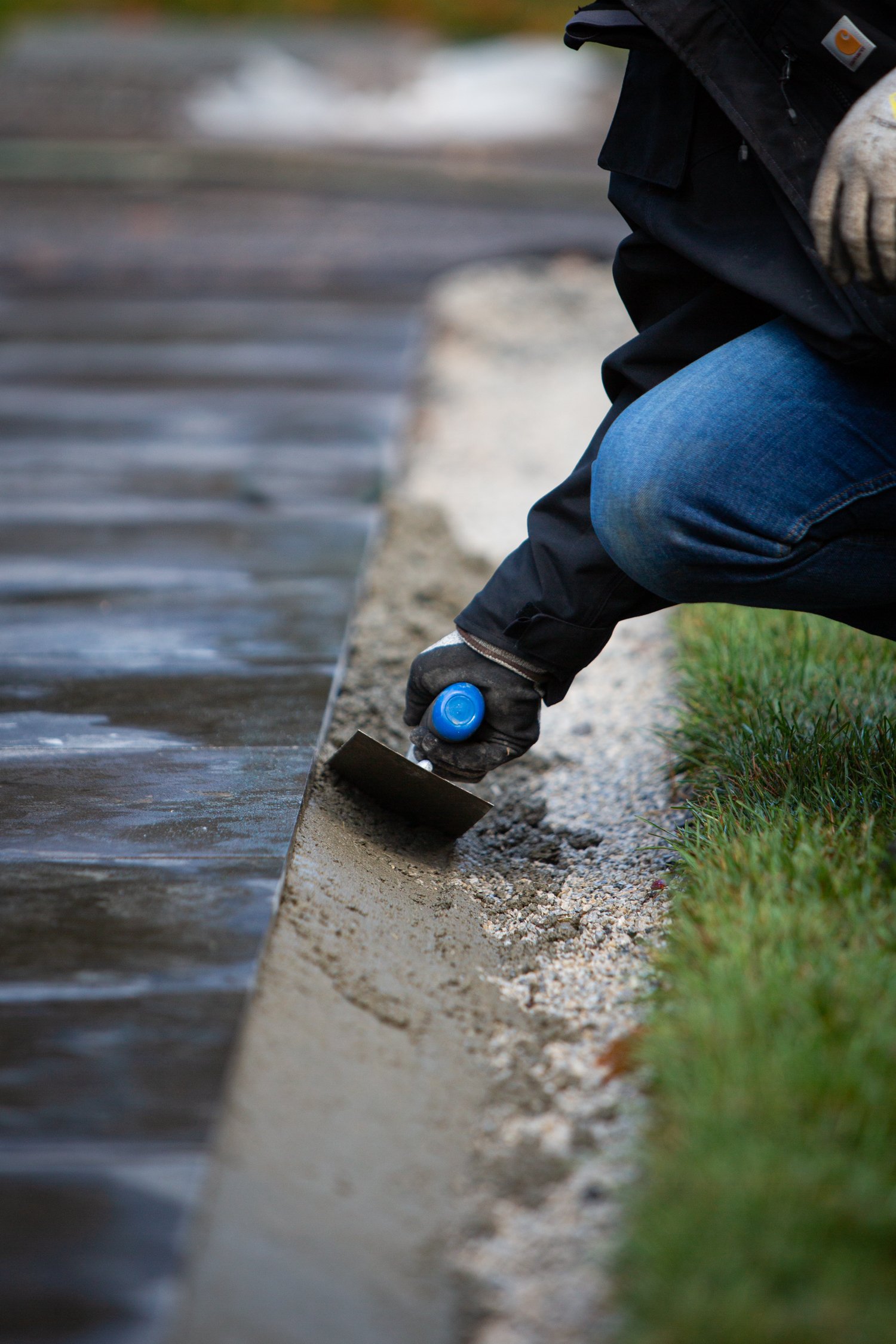 Paver Edge Restraint Xtreme Edge vs. Concrete